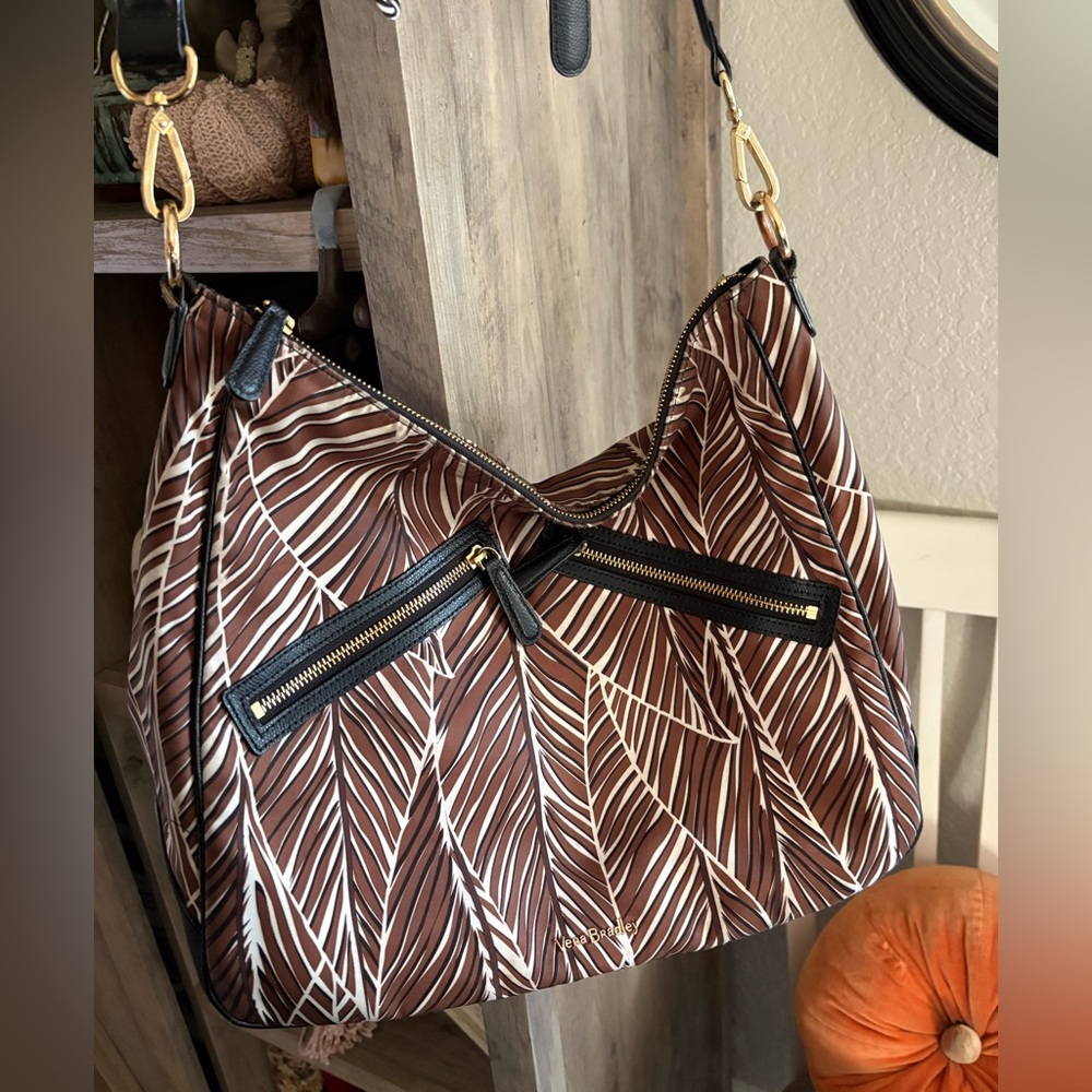 VERA BRADLEY Leaf Patterned Women's Bag
And wallet